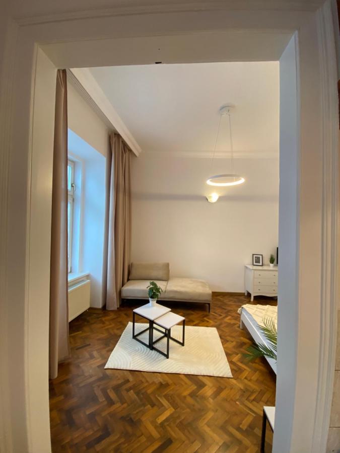 Apartment In City Center 코시체 외부 사진